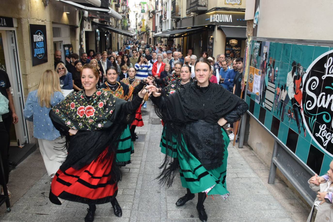 La calle San Juan ya está de fiesta