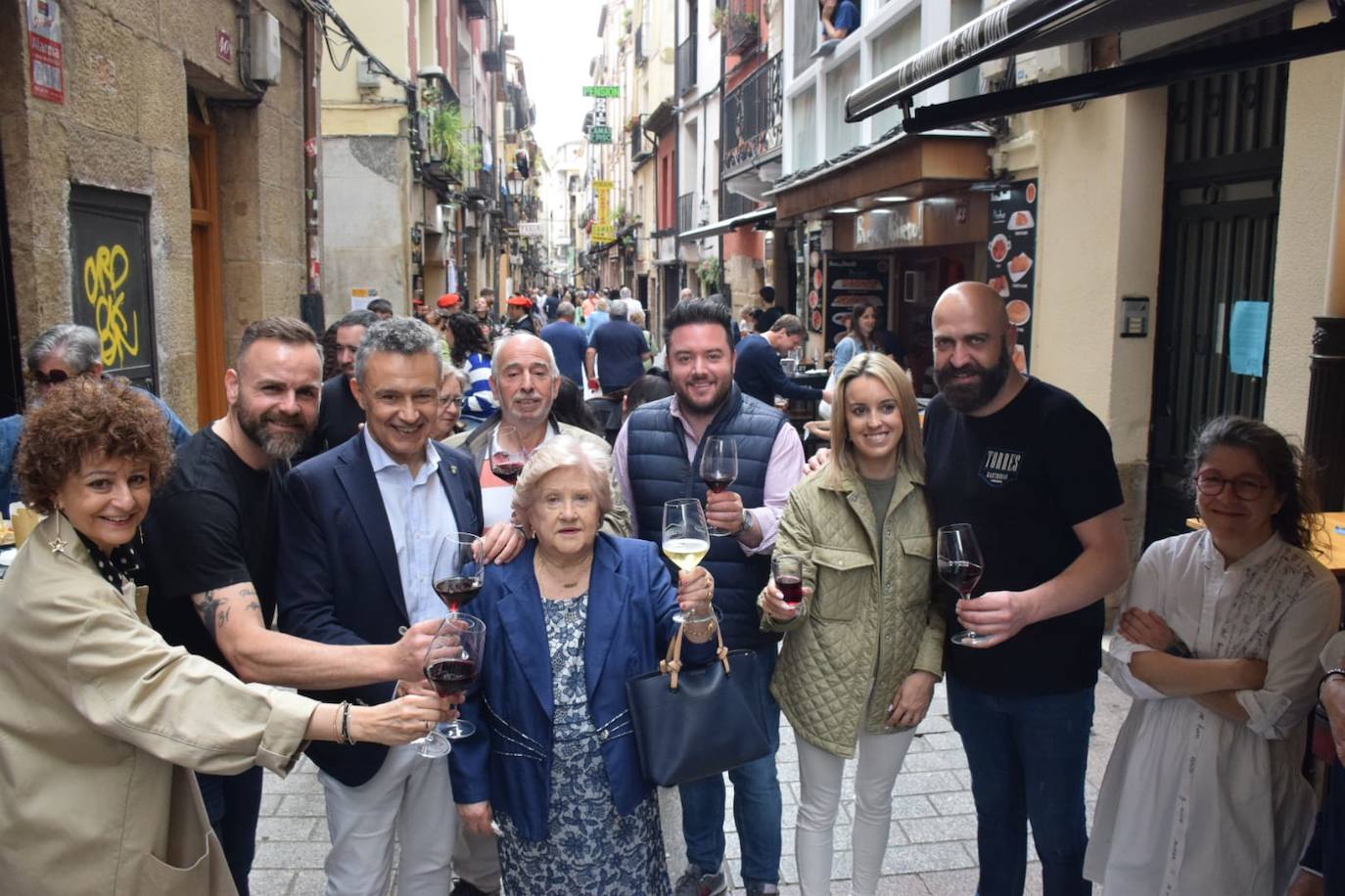 La calle San Juan ya está de fiesta