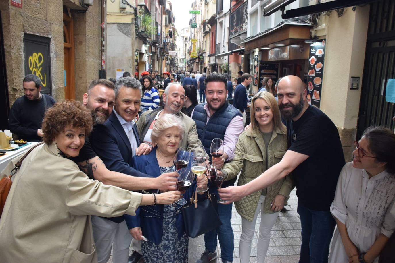 La calle San Juan ya está de fiesta