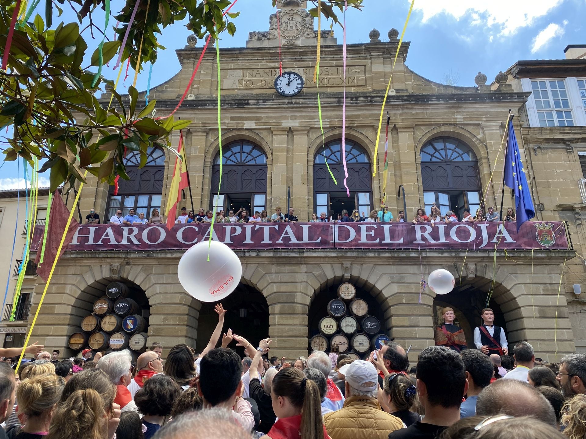 El disparo del cohete en Haro, en imágenes