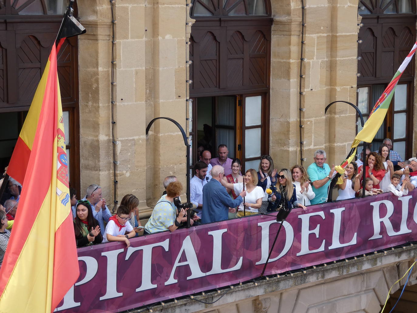 El disparo del cohete en Haro, en imágenes