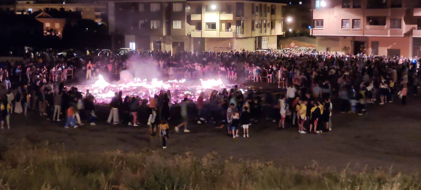 Las hogueras de San Juan arden en toda La Rioja