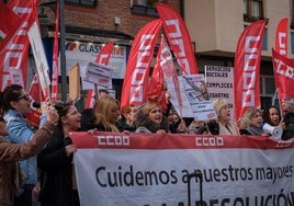 Protesta contra la exención de las penalidades a las residencias que incumplan los ratios de personal