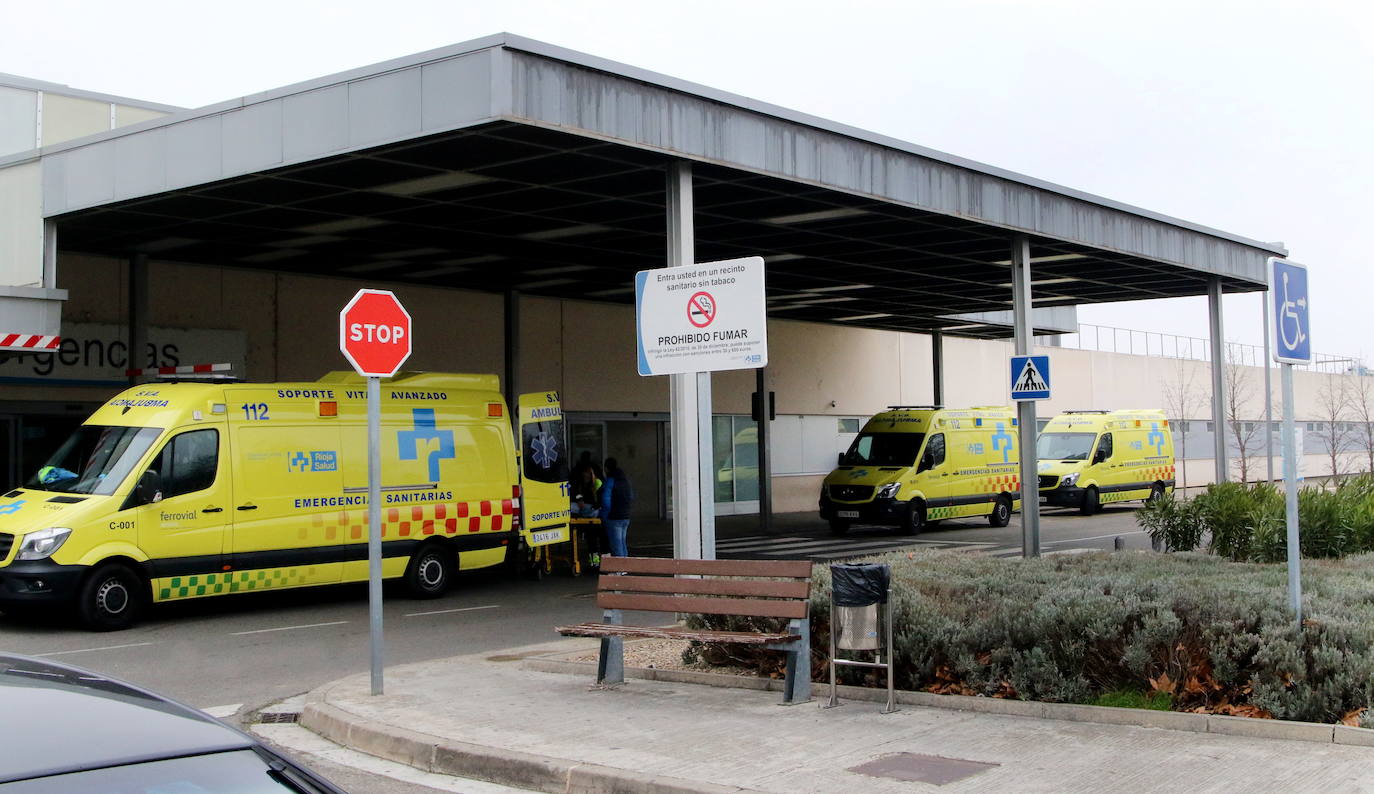 Puerta de Urgencias del San Pedro, en una imagen de archivo.