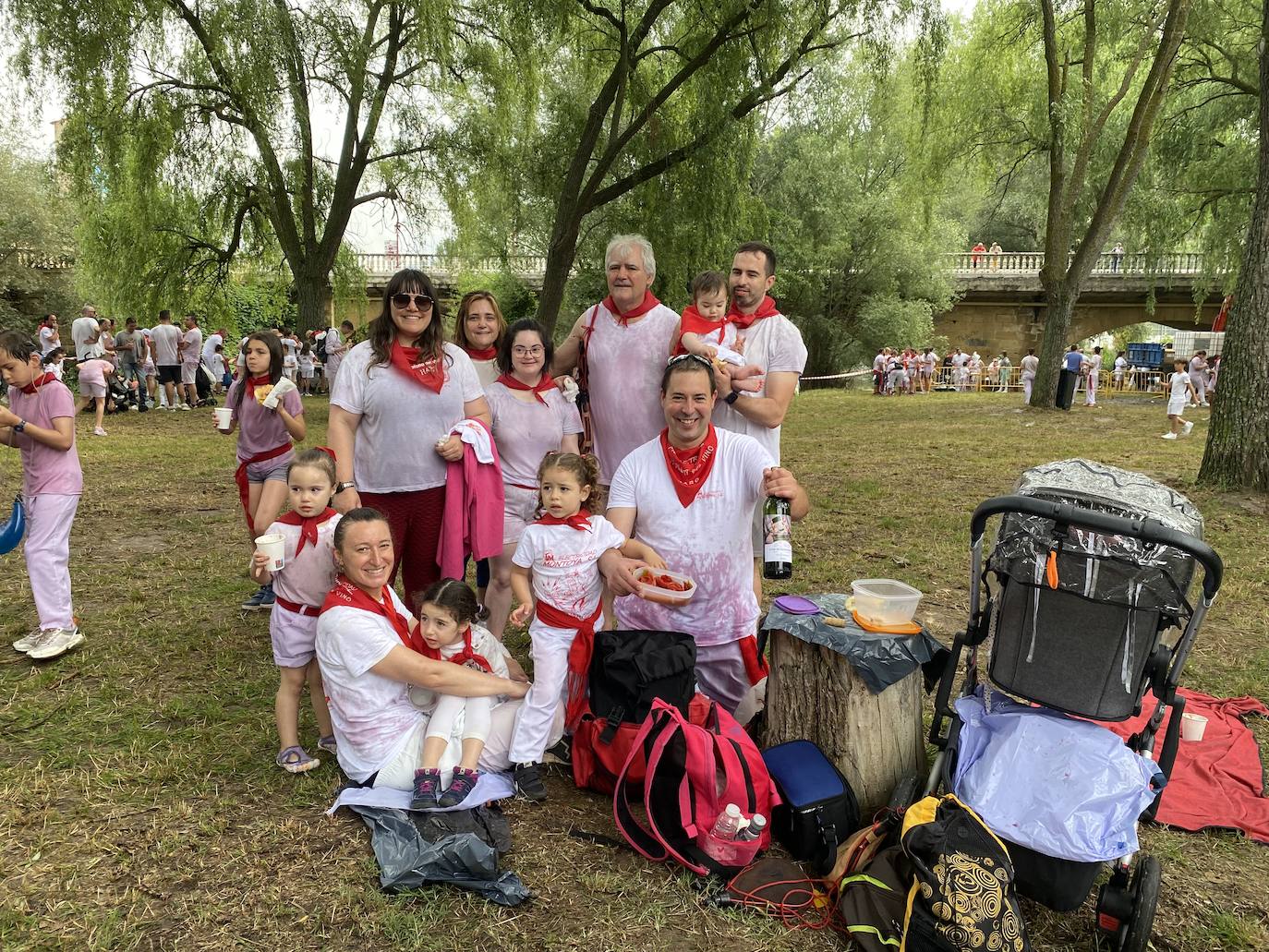 La Batalla del Vino infantil, en imágenes