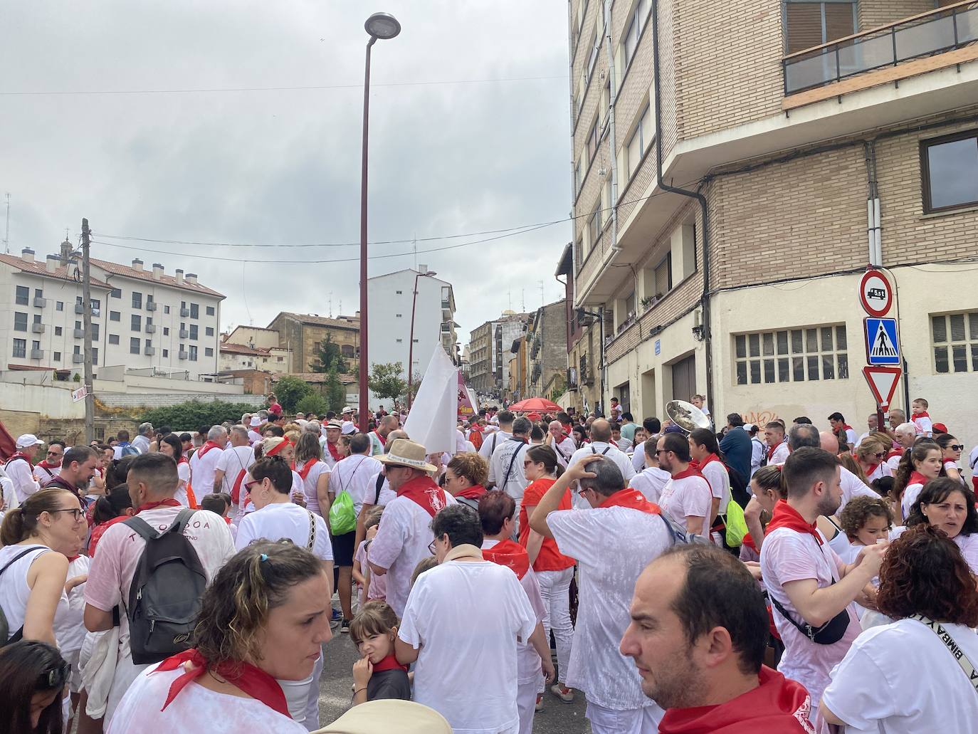 La Batalla del Vino infantil, en imágenes