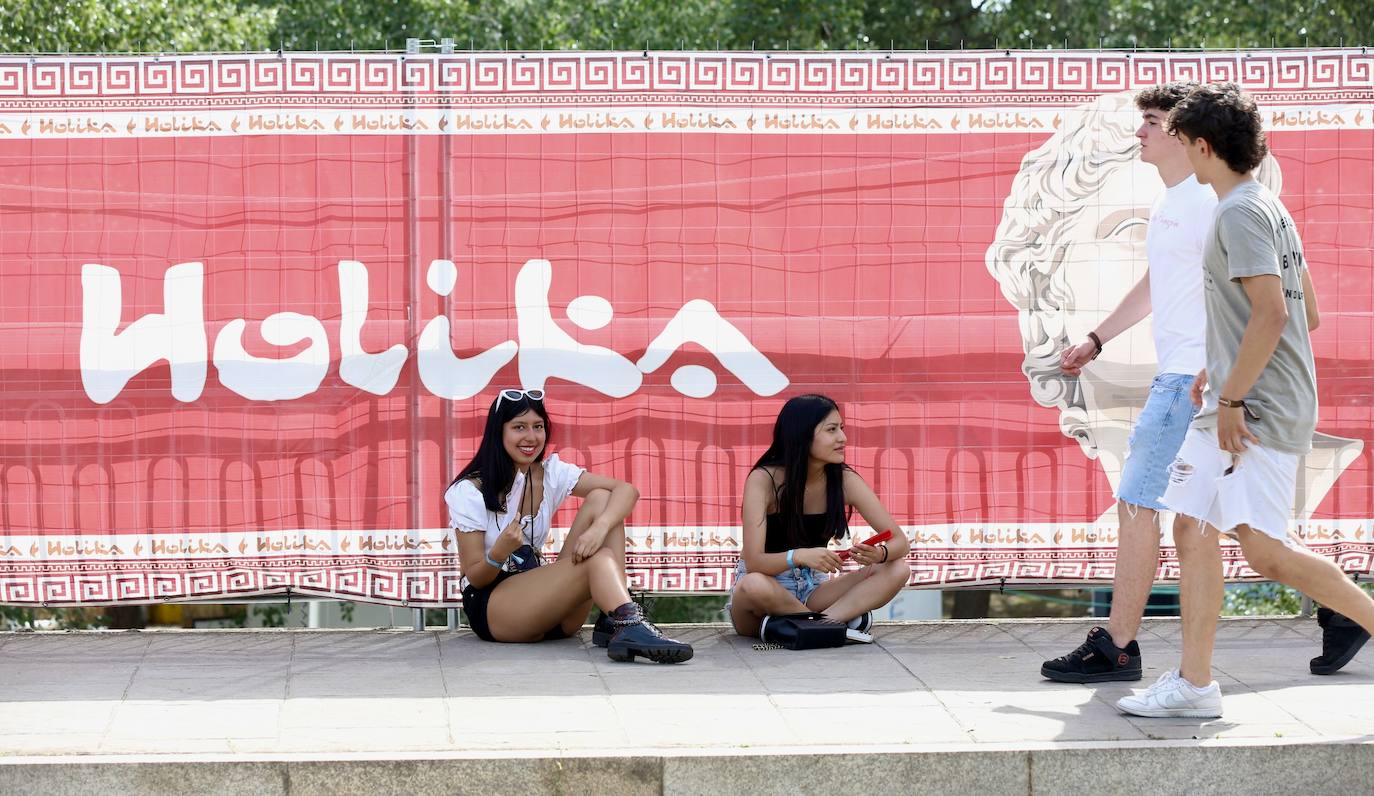 Inauguración de Holika con Raul Clyde como sorpresa