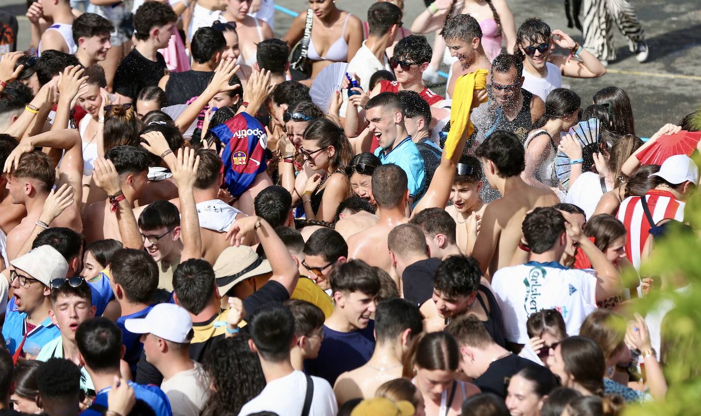 Inauguración de Holika con Raul Clyde como sorpresa