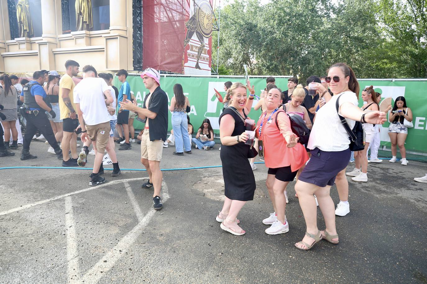 Inauguración de Holika con Raul Clyde como sorpresa