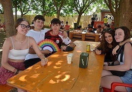 Holika llena la acampada