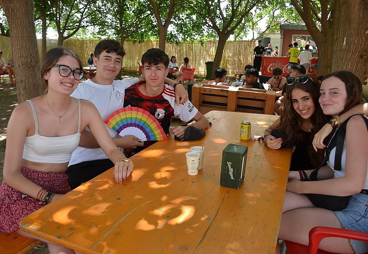 Holika llena la acampada