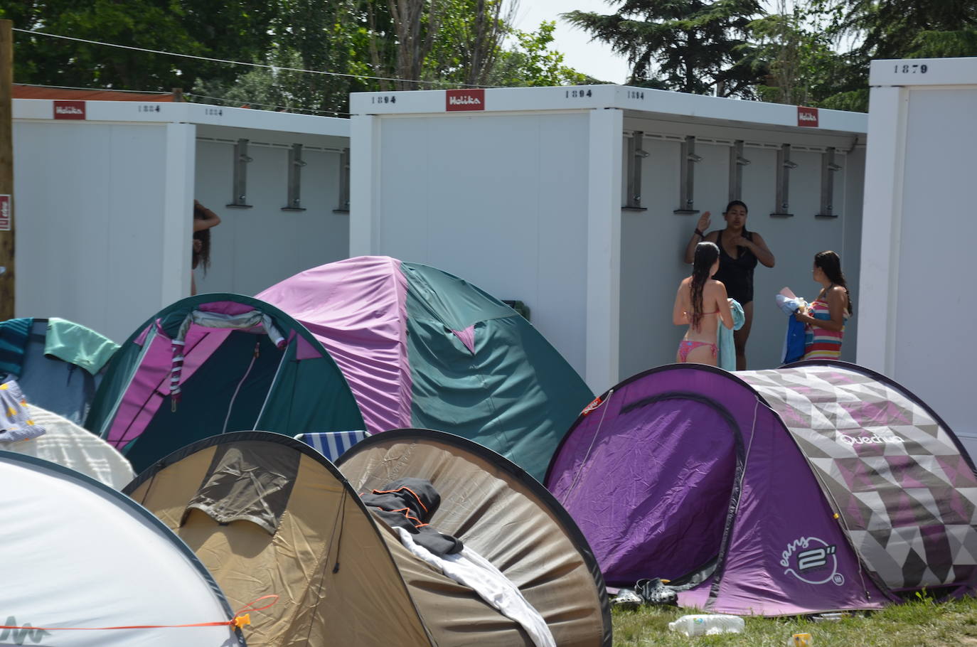 El camping del Holika está repleto