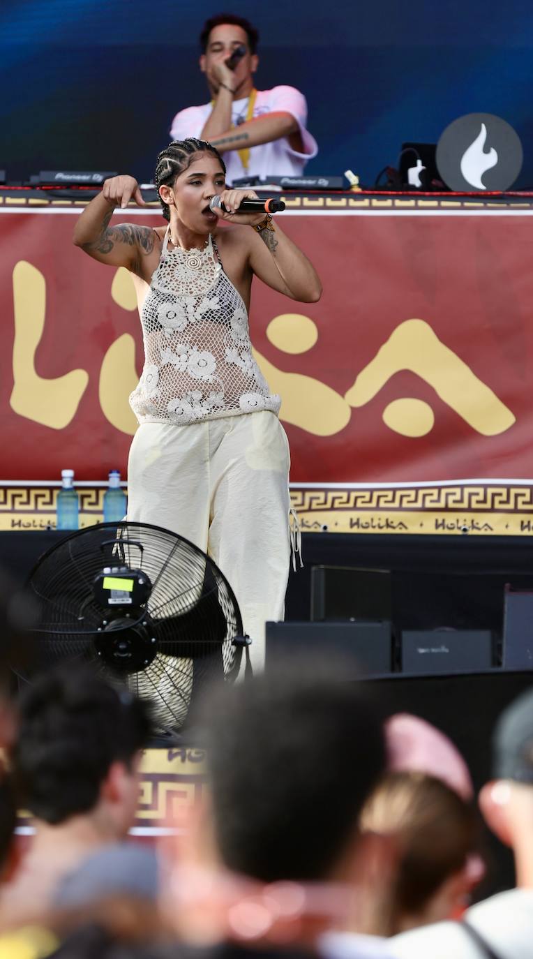 Calor y buen ambiente en Holika el viernes por la tarde