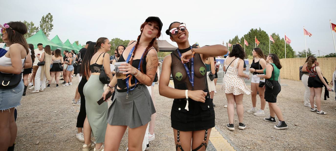 Calor y buen ambiente en Holika el viernes por la tarde
