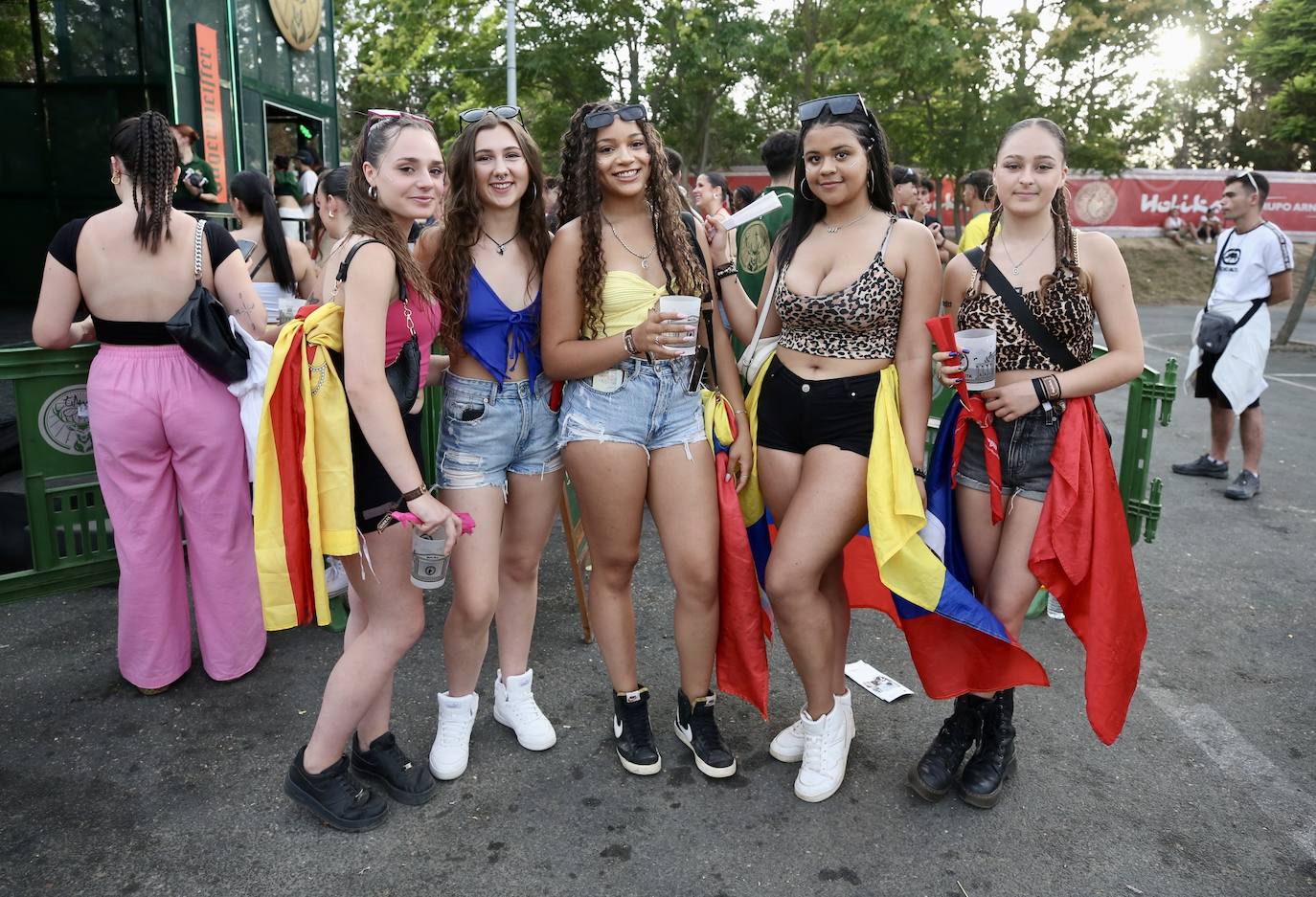 Calor y buen ambiente en Holika el viernes por la tarde