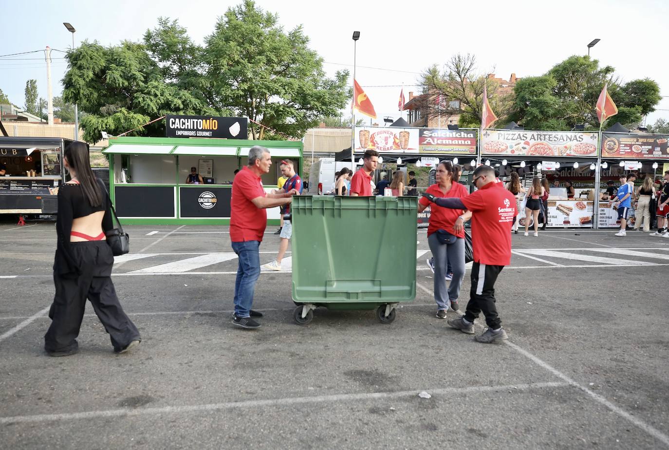 Calor y buen ambiente en Holika el viernes por la tarde