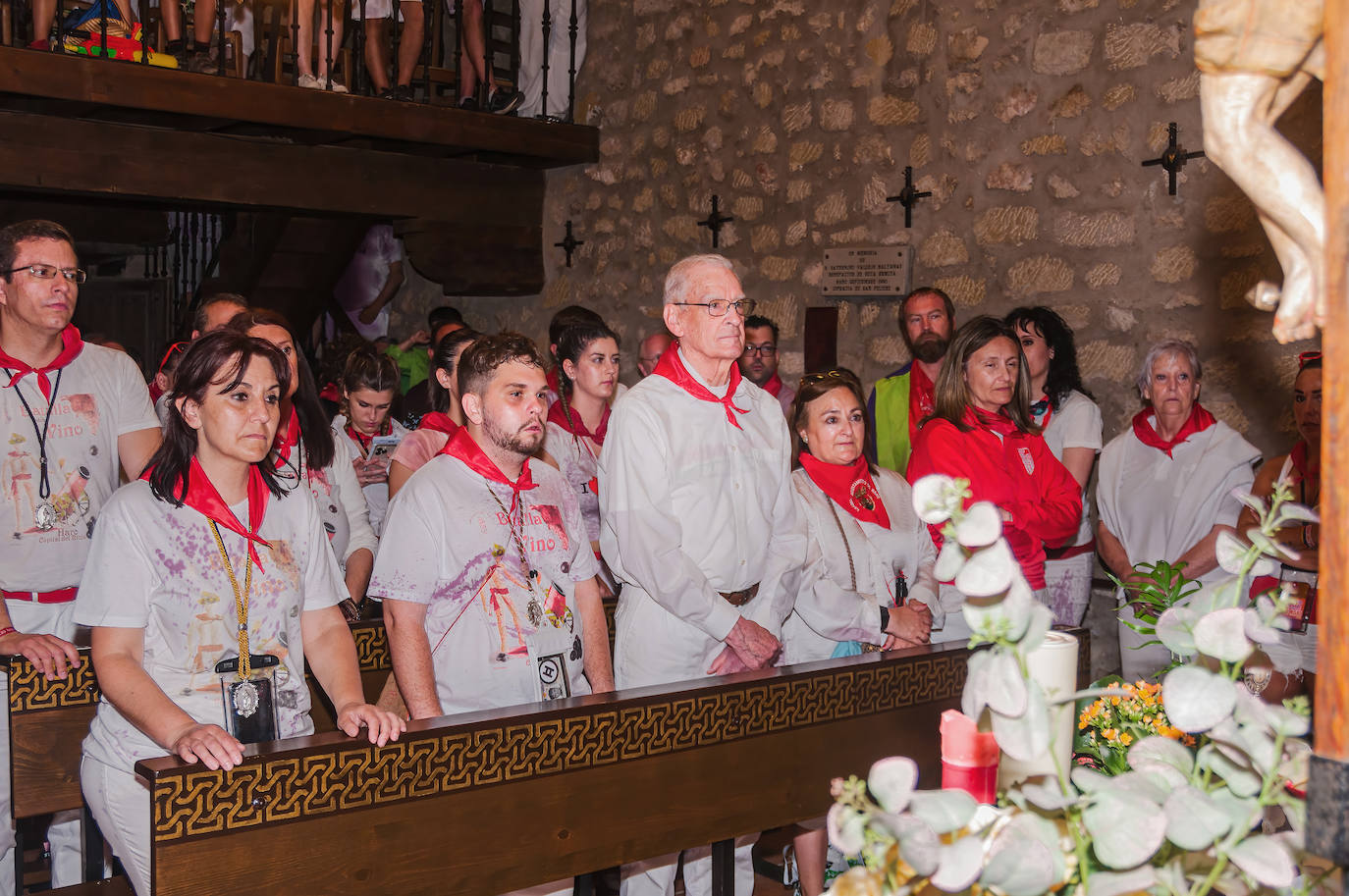 La Batalla del Vino de Haro tiñe los riscos