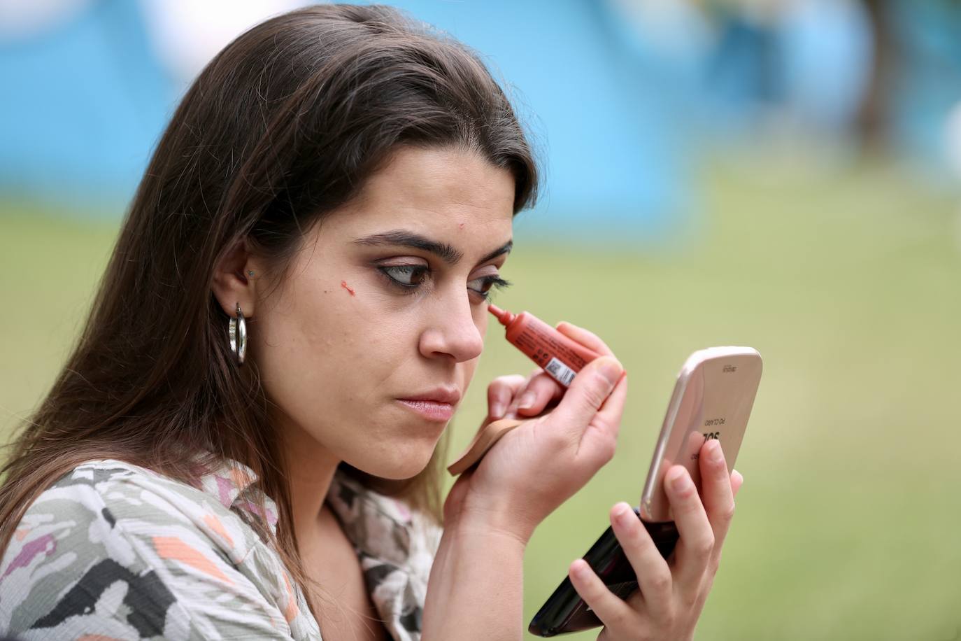 Preparativos para una noche de sábado en el Holika