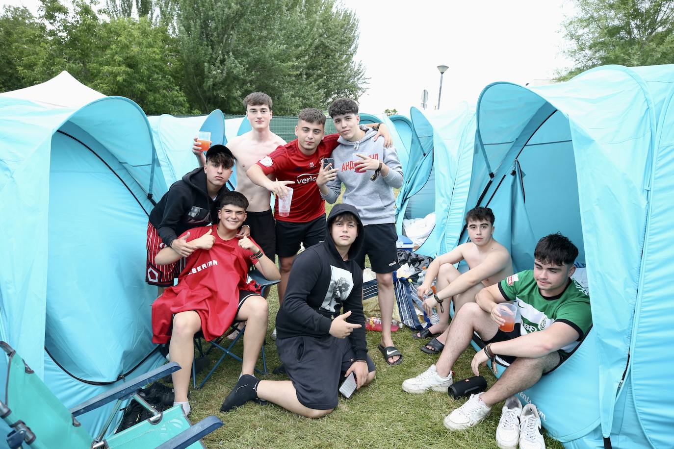 Preparativos para una noche de sábado en el Holika