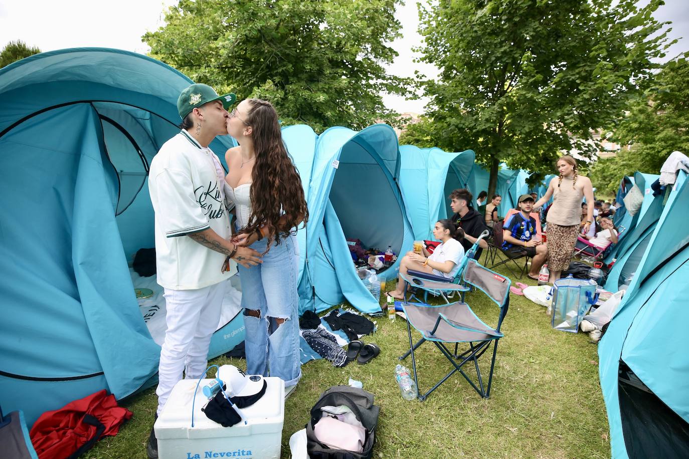 Preparativos para una noche de sábado en el Holika