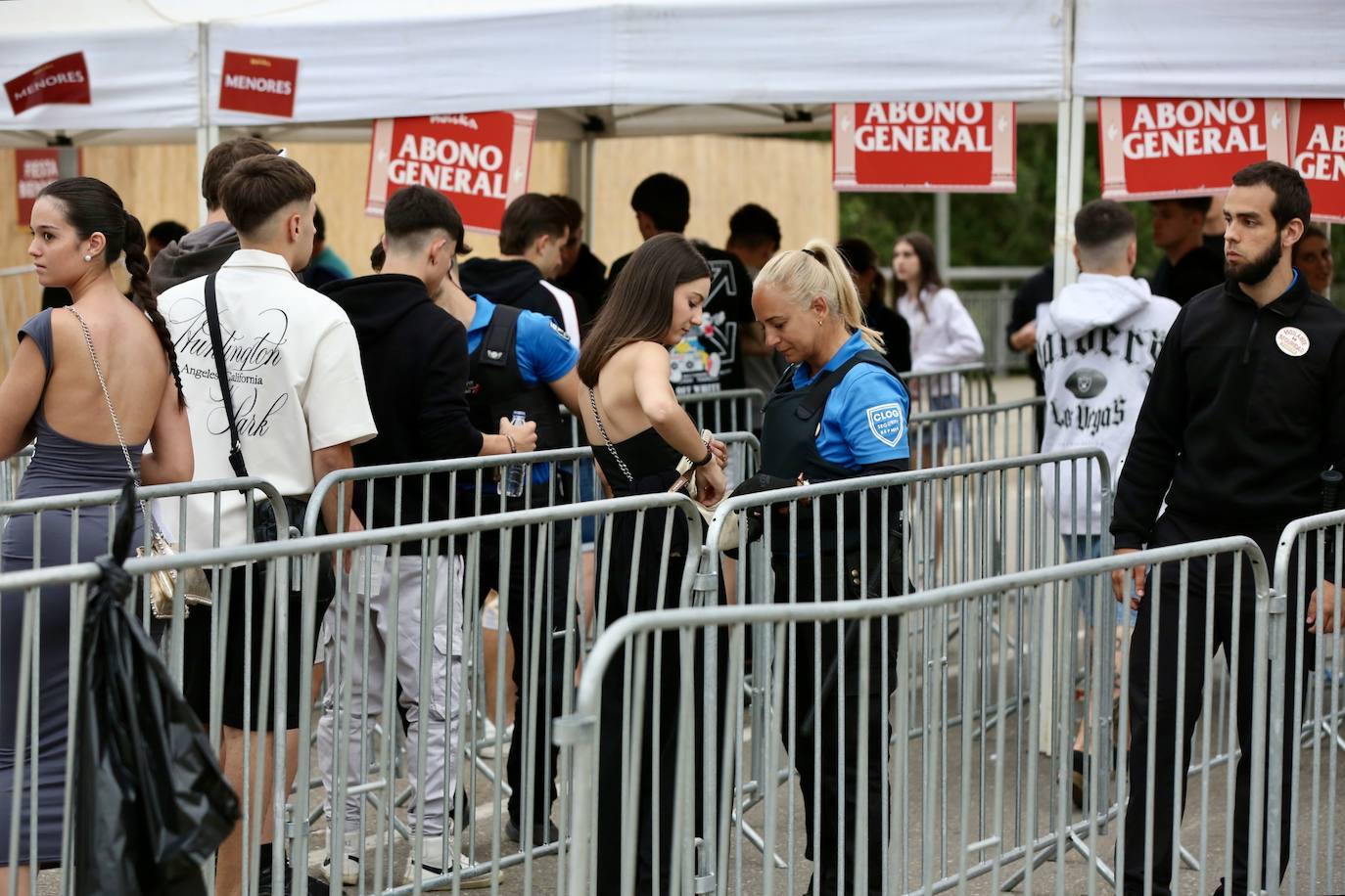 Preparativos para una noche de sábado en el Holika