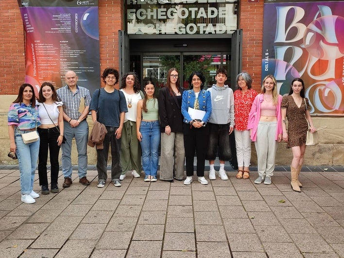 Participantes y organizadores del Barullo Fest 2024, en la presentación del programa.