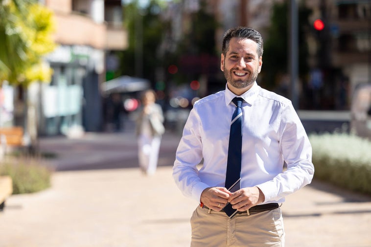 Javier García, en las calles de Logroño minutos después de la entrevista