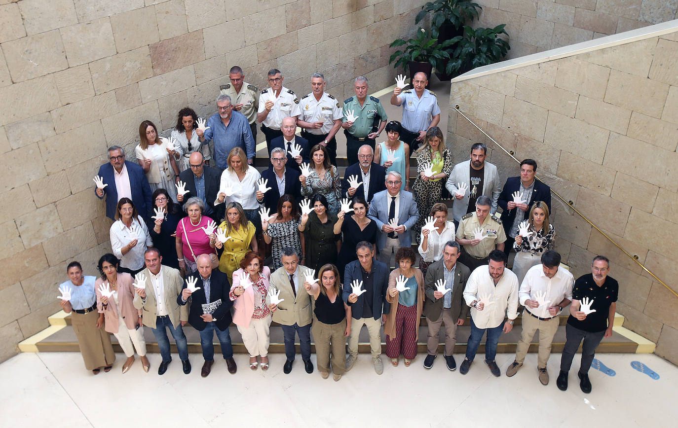 Exposición &#039;La voz de las manos blancas&#039;, en Logroño