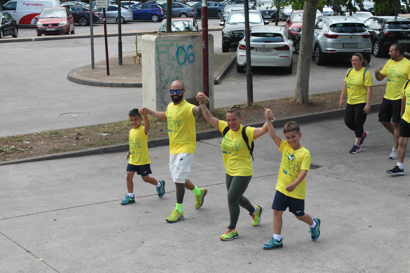 Las imágenes de la marcha solidaria contra el cáncer en Nájera