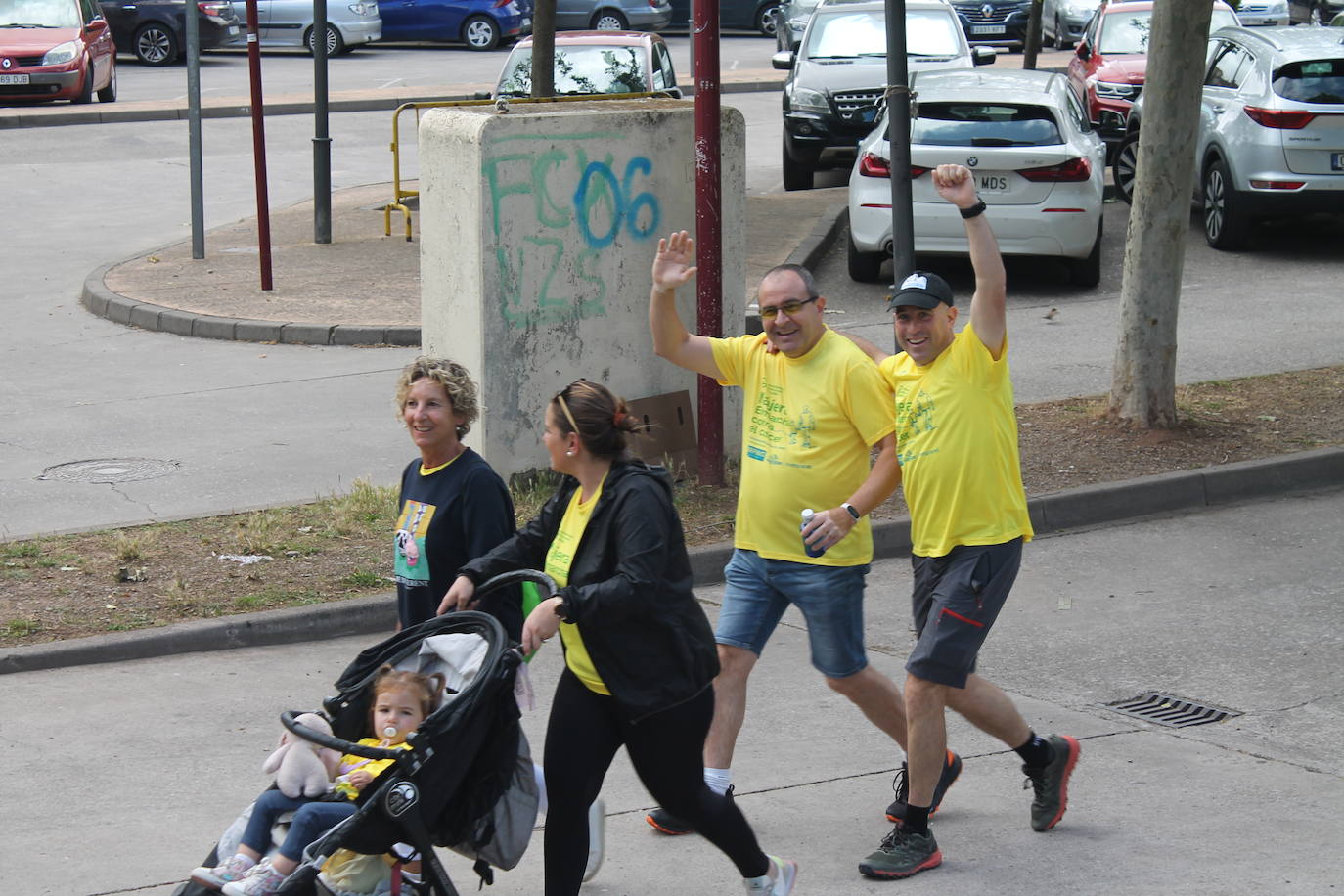 Las imágenes de la marcha solidaria contra el cáncer en Nájera