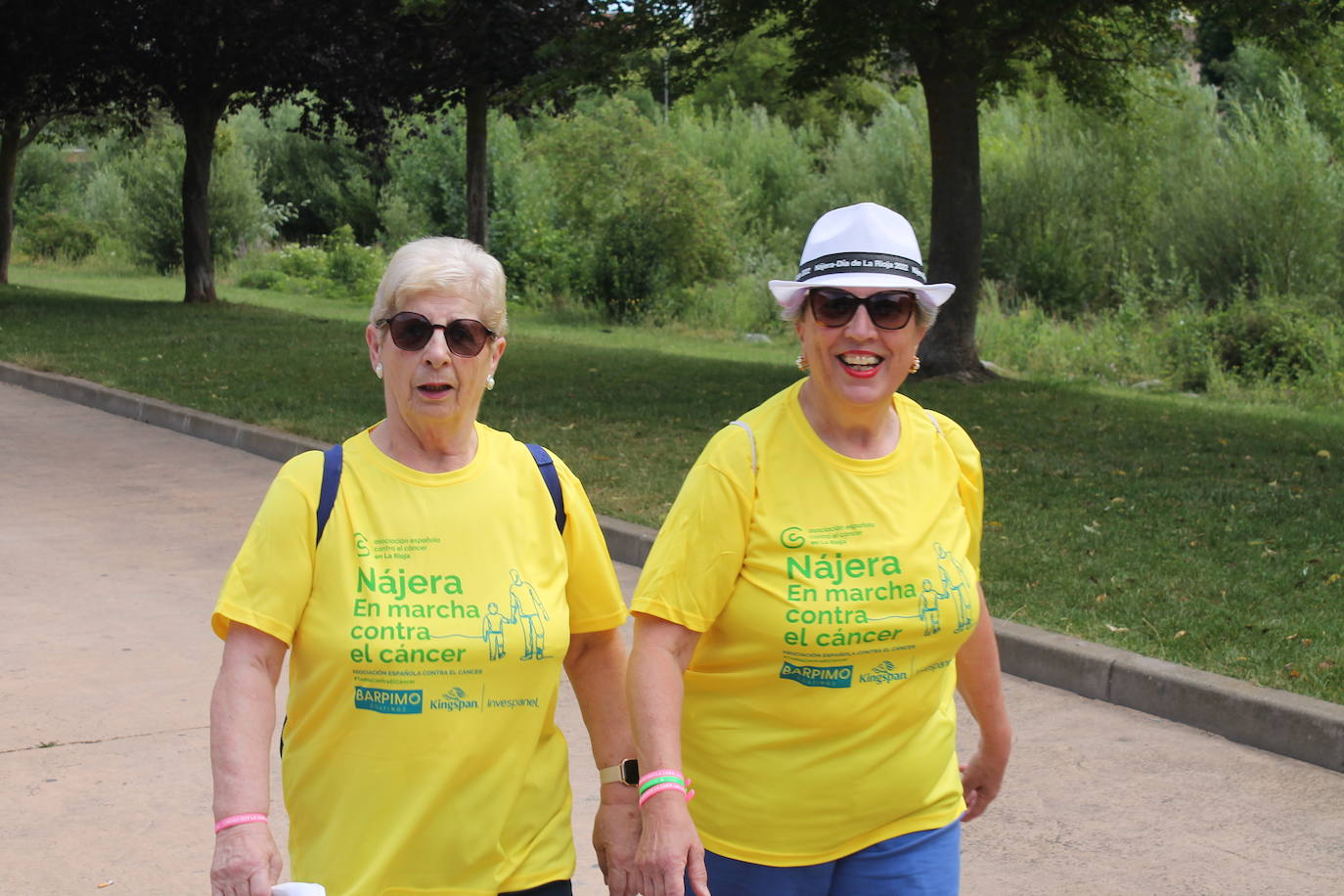Las imágenes de la marcha solidaria contra el cáncer en Nájera
