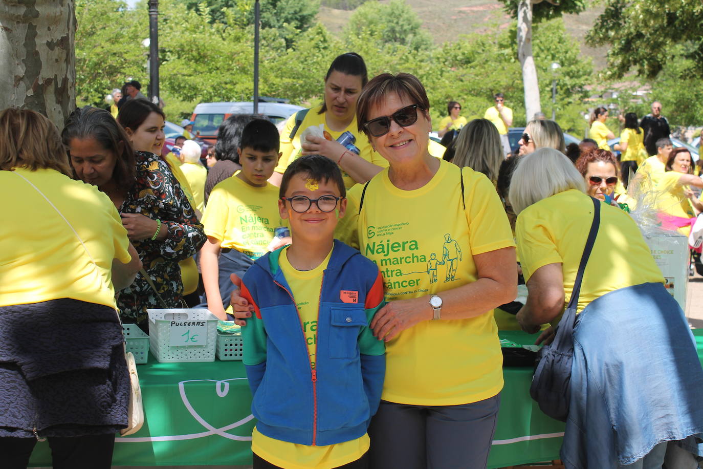 Las imágenes de la marcha solidaria contra el cáncer en Nájera