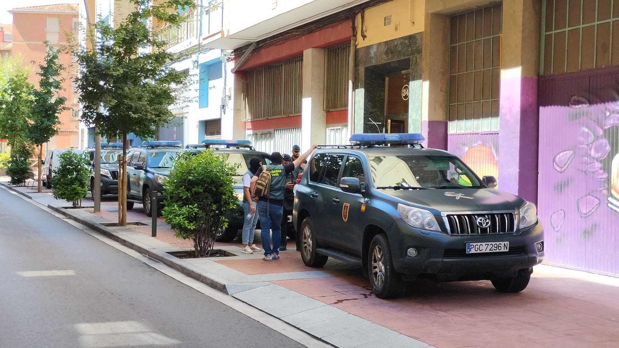 Actuación de la Guardia Civil en la calle Vélez de Guevara de Logroño.