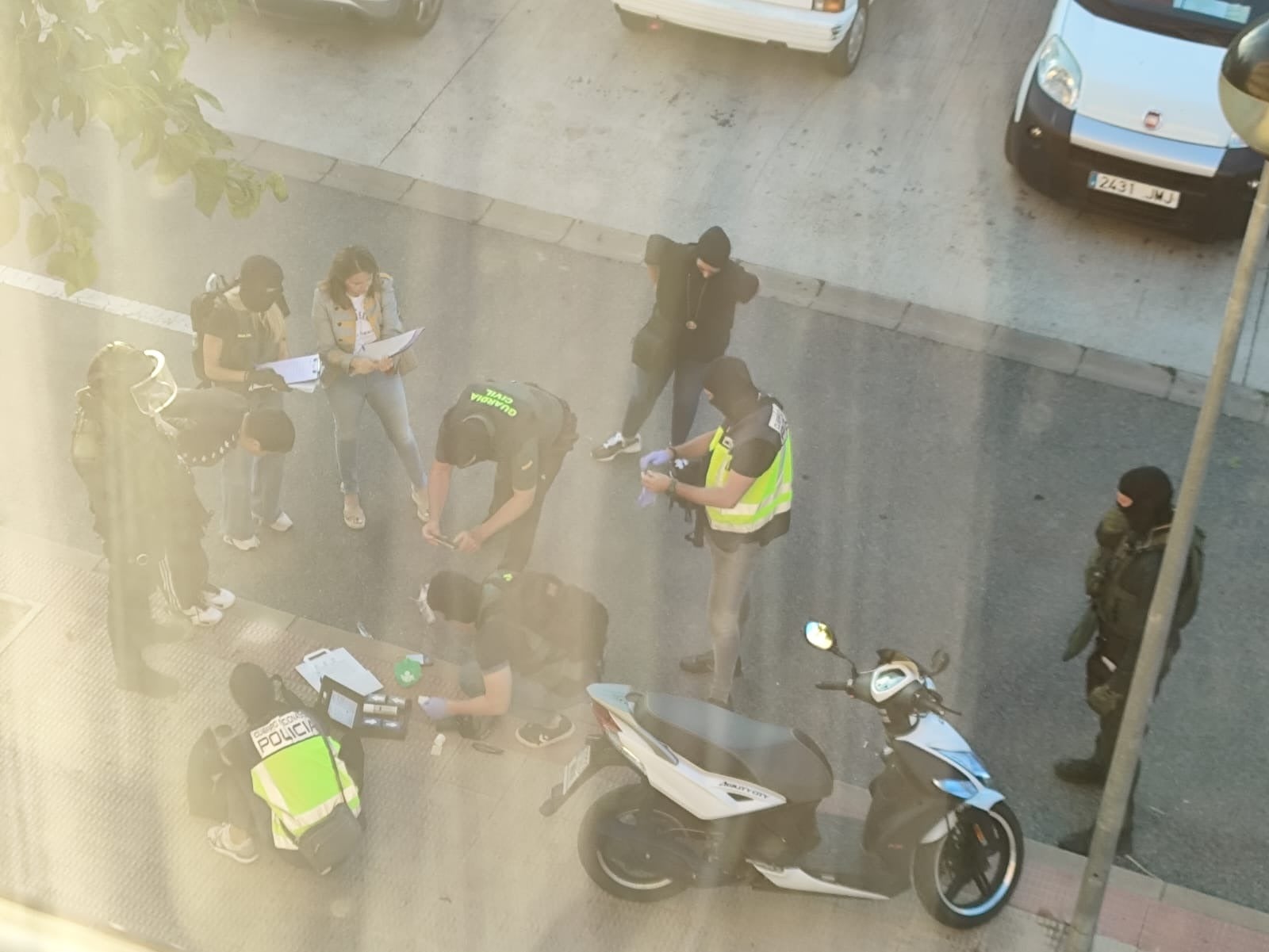 Actuación de la Guardia Civil y la Policía Nacional en Lardero.