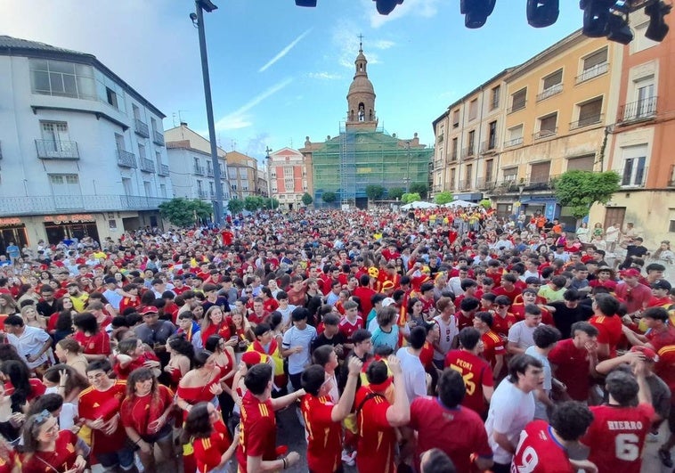 Ambiente previo al partido en Calahorra.