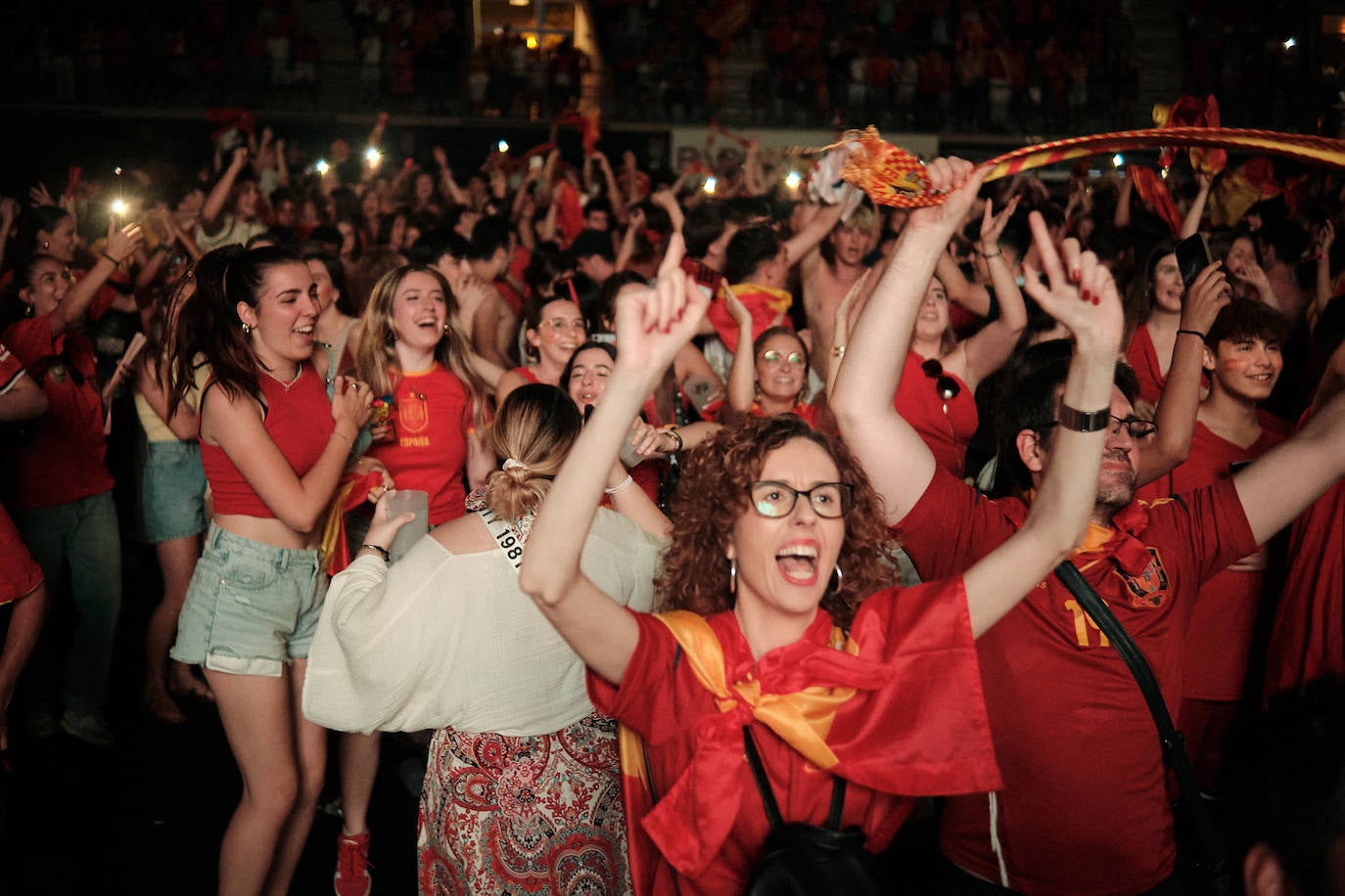 Los logroñeses disfrutan del partido en el Palacio de los Deportes