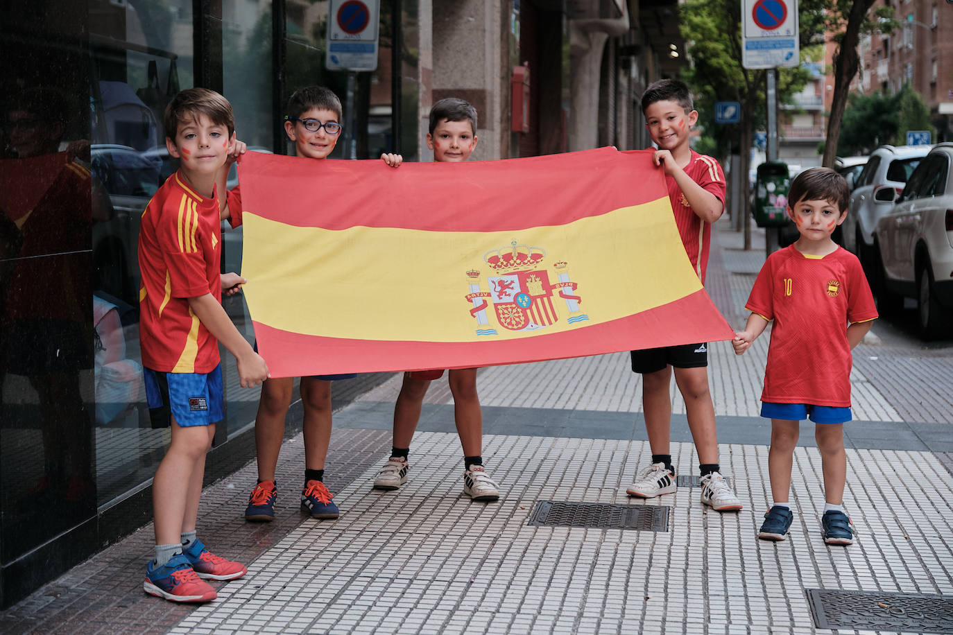 Los logroñeses disfrutan del partido en el Palacio de los Deportes