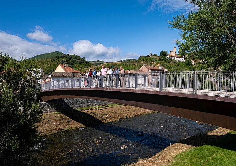 La nueva pasarela de Torrecilla en Cameros.