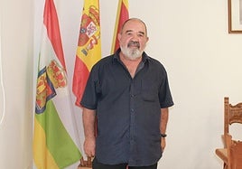 Manuel Martínez Ábalos, en el Ayuntamiento de Tricio.