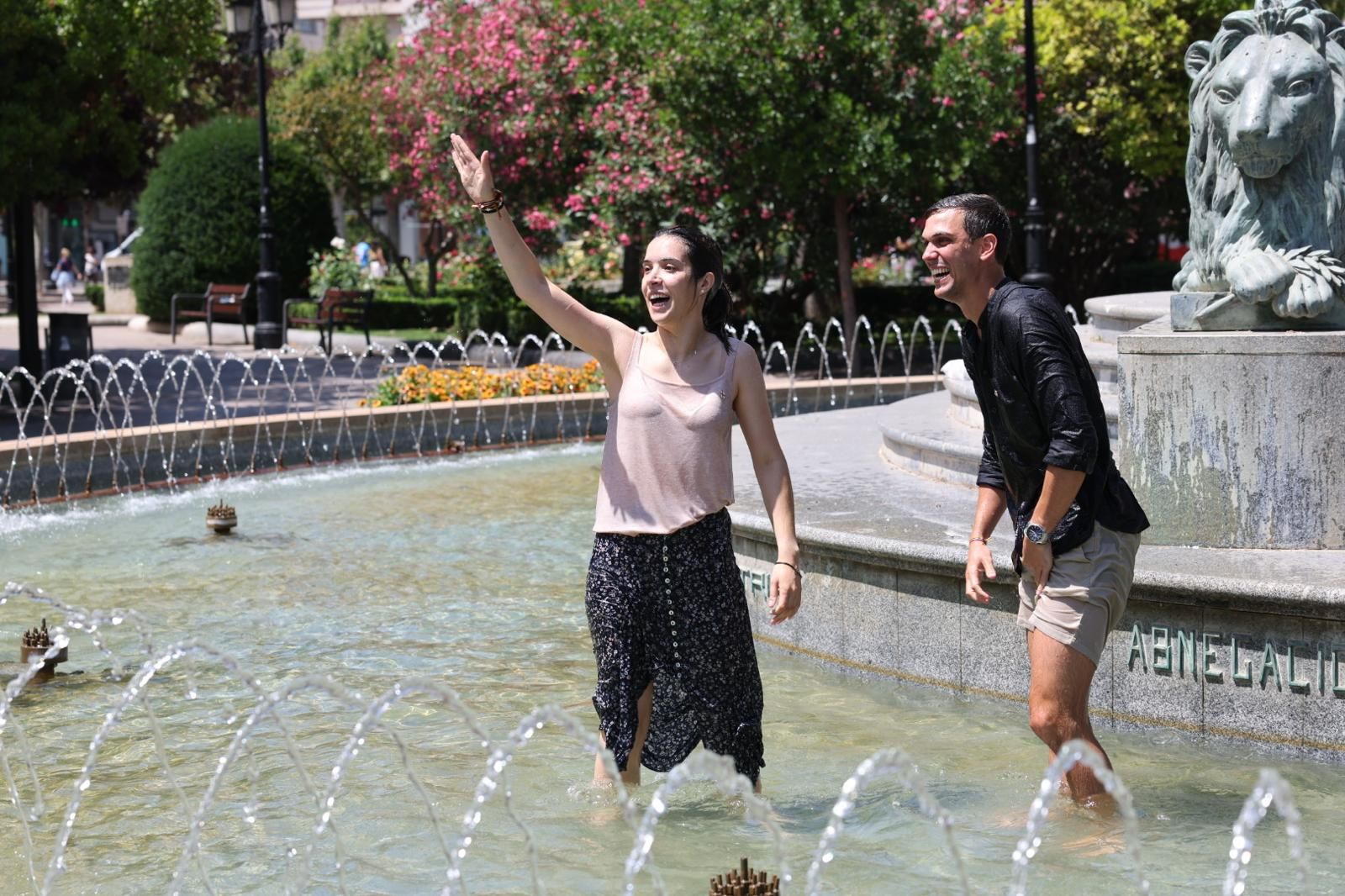 El calor (y el buen humor) acompañaban el baño ritual