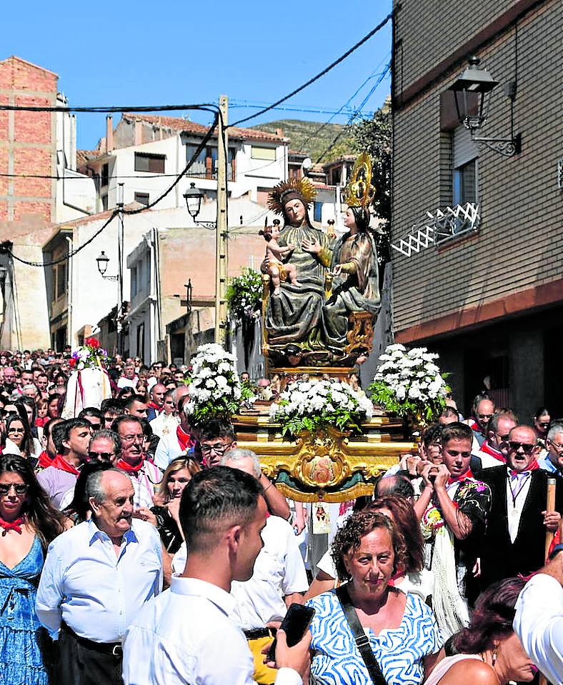 Cervera, abarrotada durante las fiestas de Santa Ana.