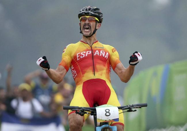 Carlos Coloma festeja su medalla de bronce en Río de Janeiro.