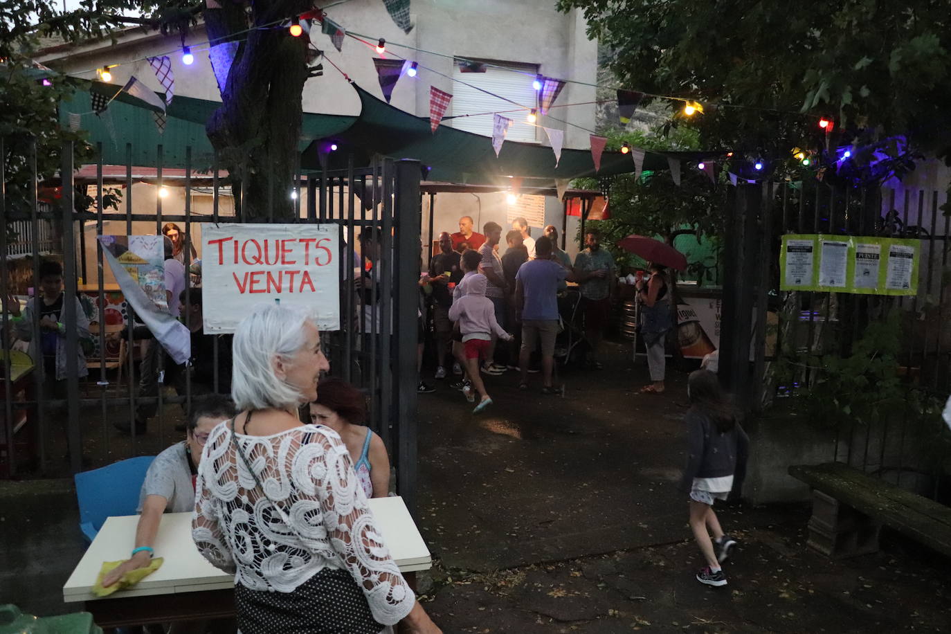 Fiesta del humo en Peroblasco