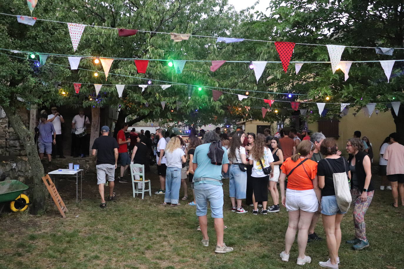 Fiesta del humo en Peroblasco