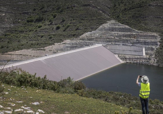 La presa de Terroba, el pasado mes de junio, sin haber entrado aún en funcionamiento.