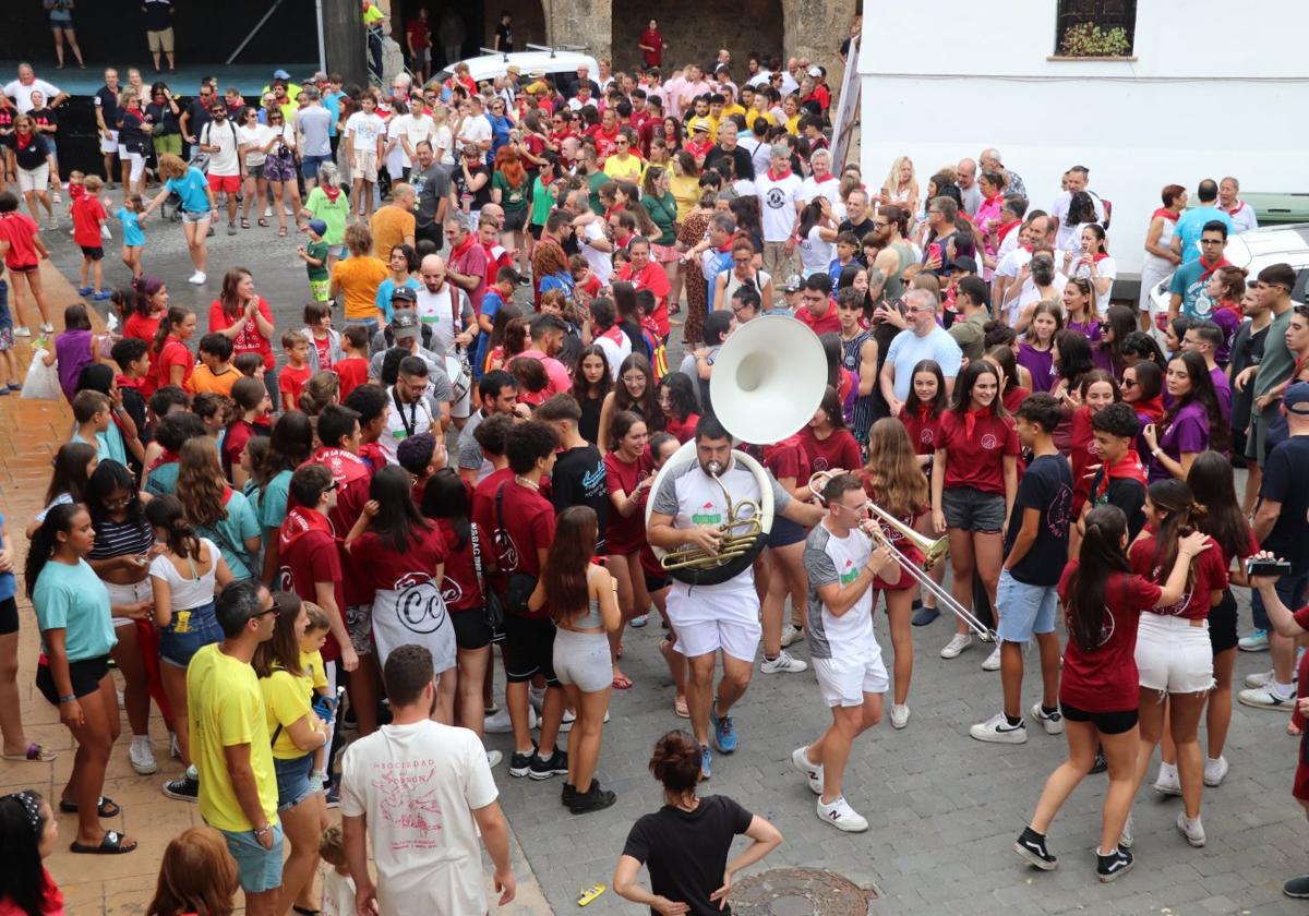 La charanga Wesyké animó el pasacalles tras el chupinazo.