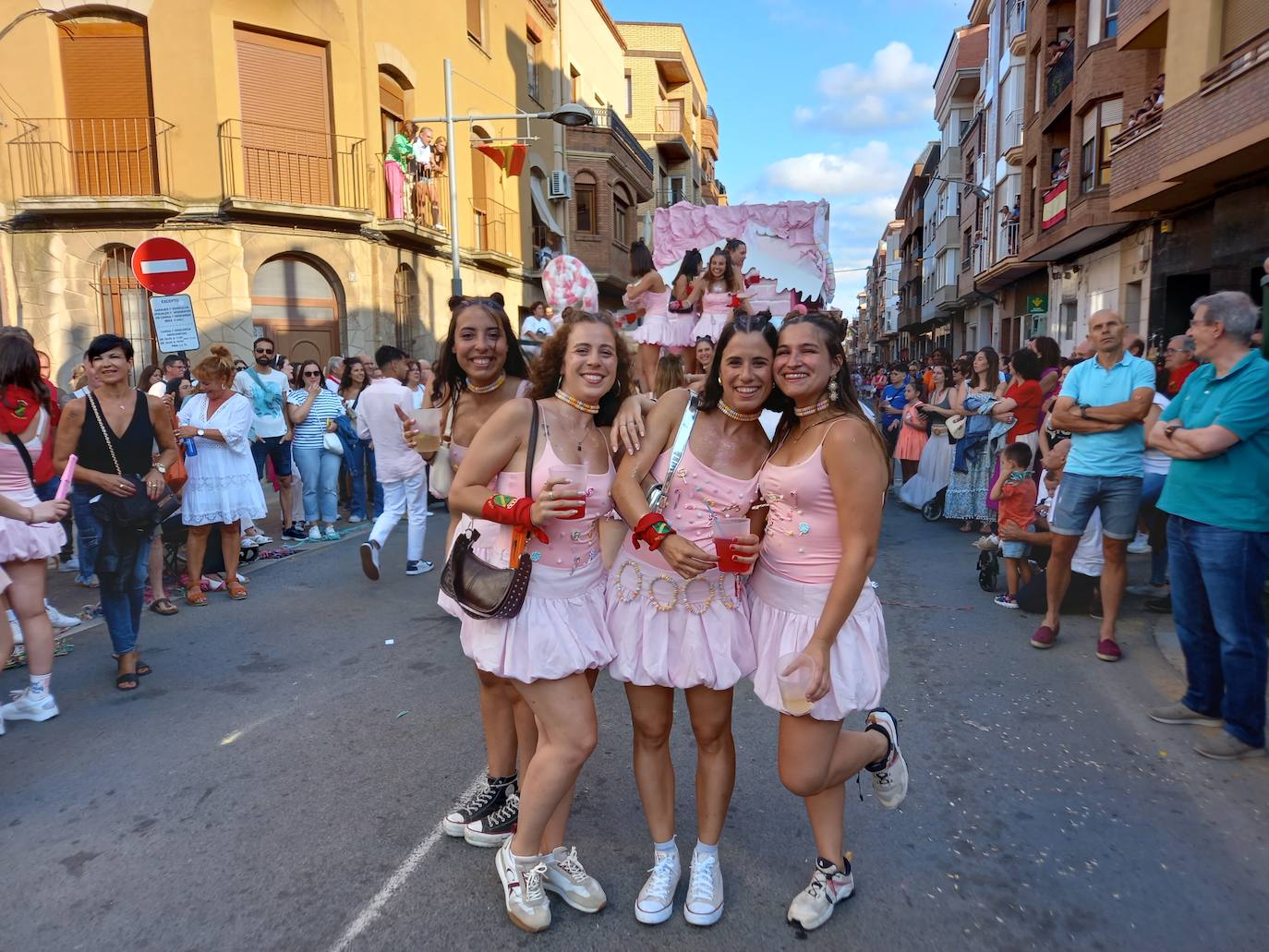 Desfile de carrozas en las fiestas de Rincón de Soto