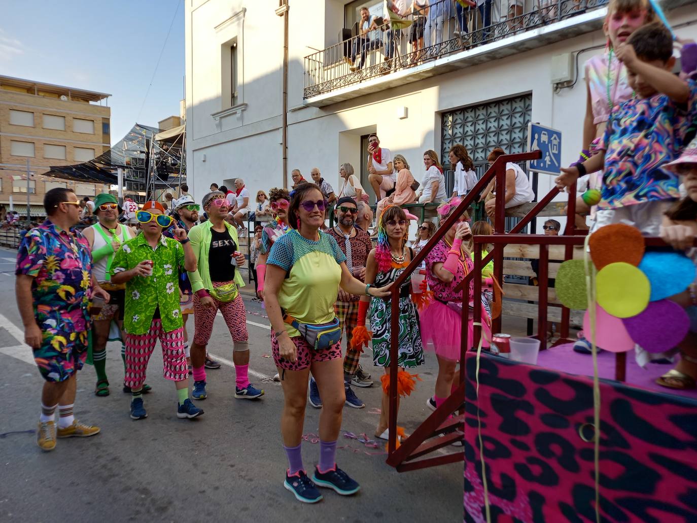 Desfile de carrozas en las fiestas de Rincón de Soto