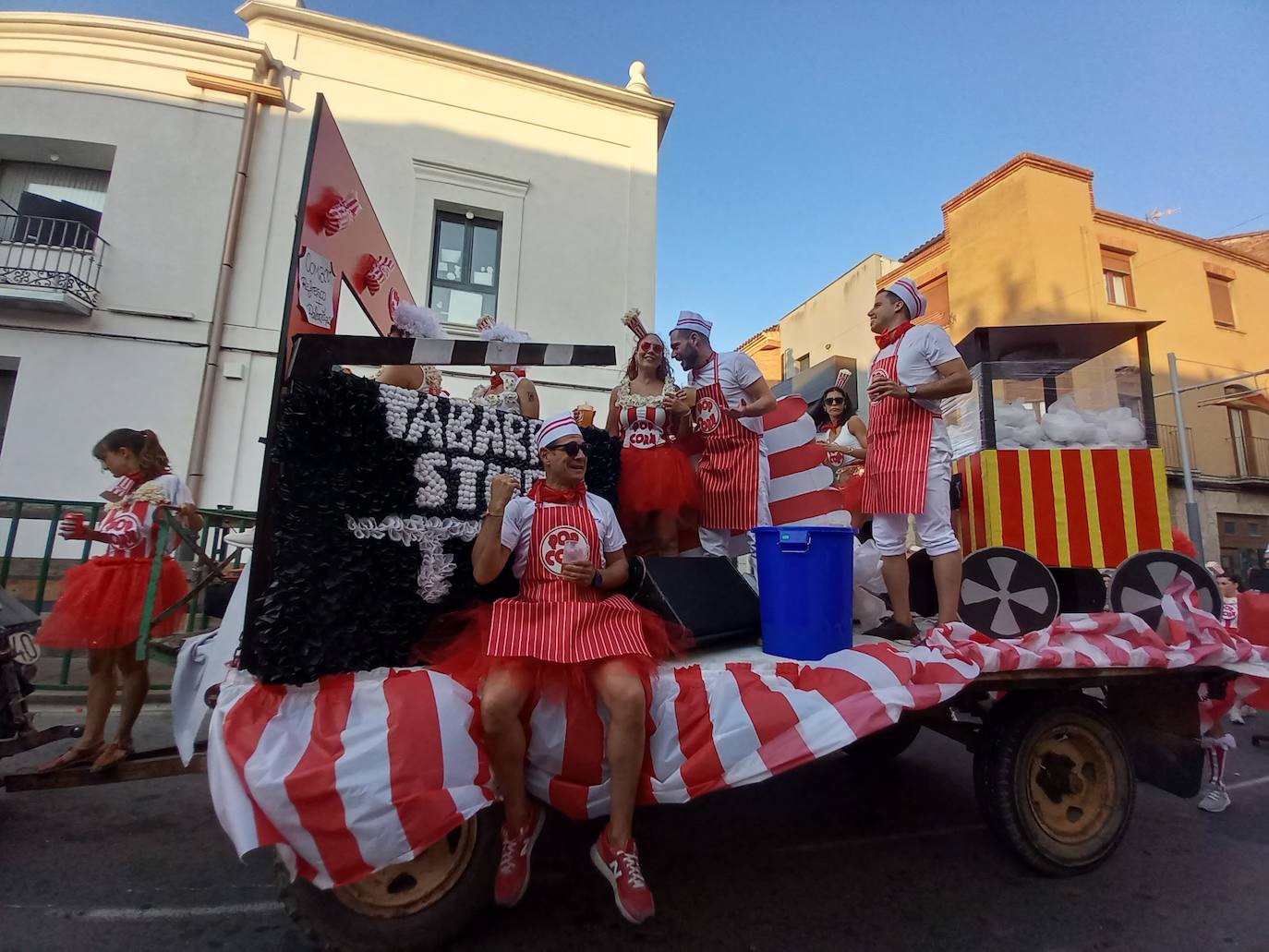 Desfile de carrozas en las fiestas de Rincón de Soto