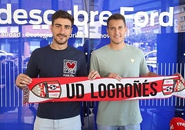 Álex Gualda, a la izquierda, y Antonio Caballero, a la derecha, jugadores de la UDL.